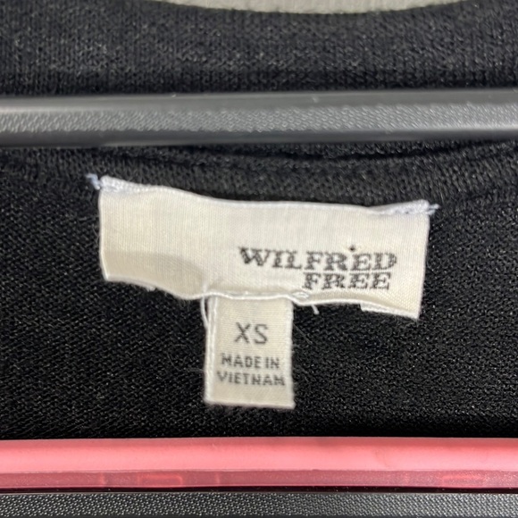 Aritzia Wilfred free sweater - Picture 2 of 6